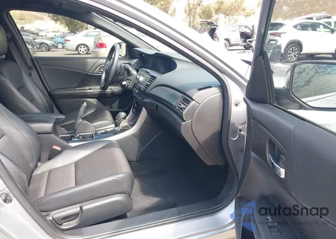 2017 Honda Accord Sport z USA, uszkodzony, nr VIN 1HGCR2F59HA071335